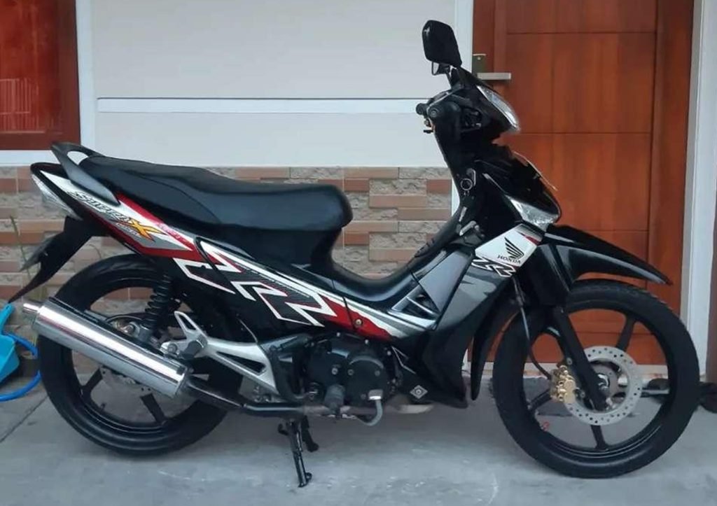 Ilustrasi Honda NF125TR tahun 2011.