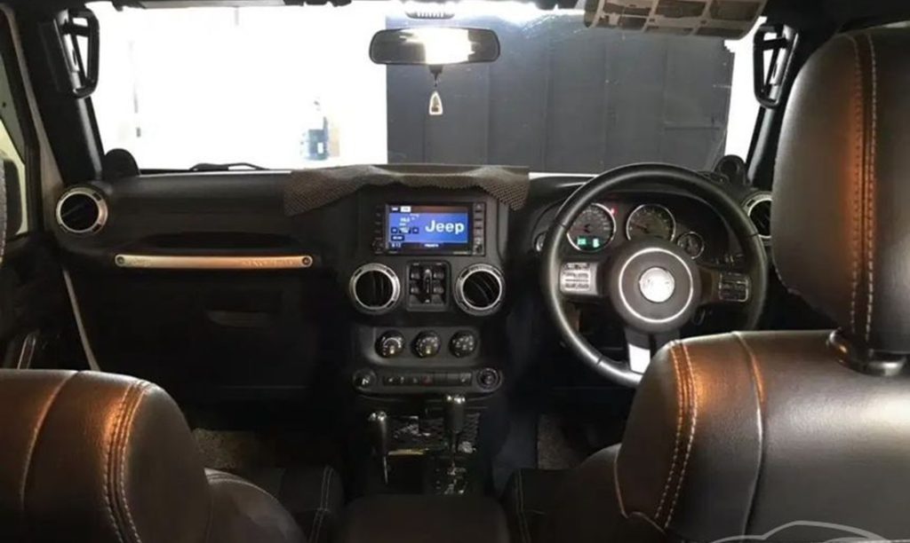 Interior Jeep Rubicon 2012.