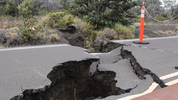 Tiba-Tiba Terjadi Gempa Bumi Saat Berkendara, Ini Yang Perlu Anda Lakukan
