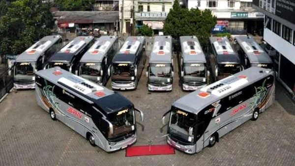 10 Mercedes-Benz OH 1526 untuk armada PO SAN.