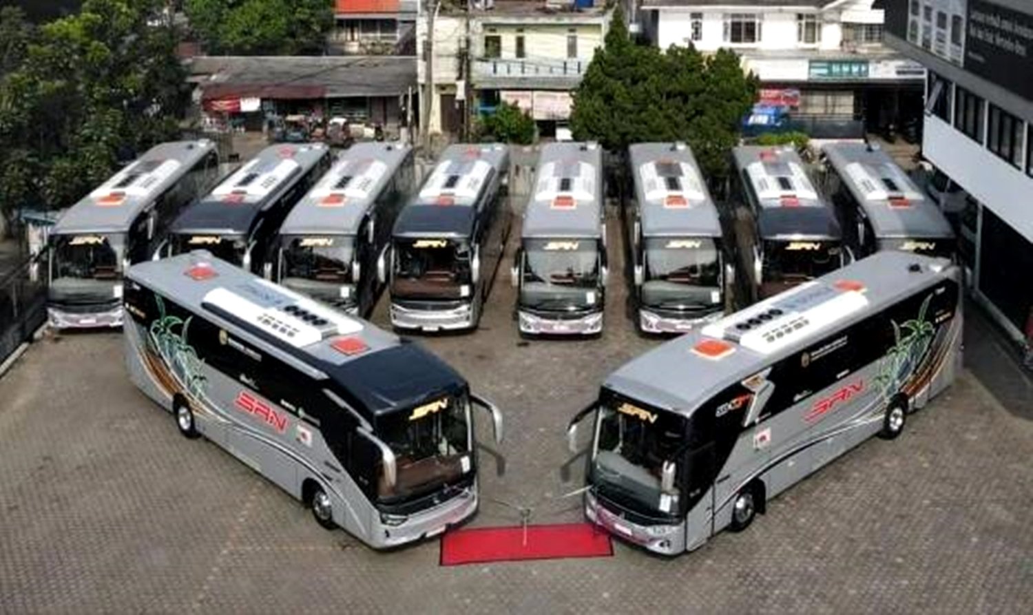 10 Mercedes-Benz OH 1526 untuk armada PO SAN.