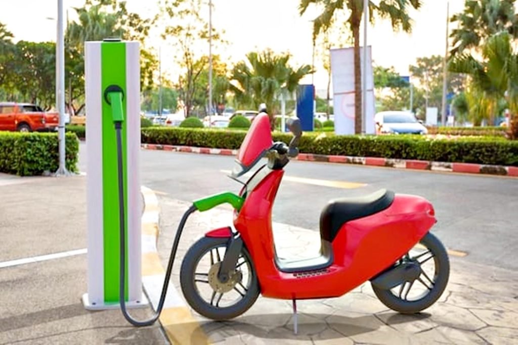 Direct Charging pada motor listrik.