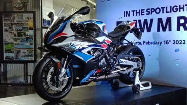 BMW M1000RR