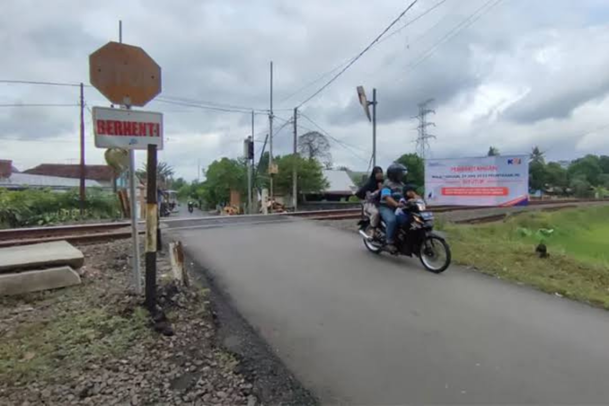 Rel Tanpa Palang Pintu