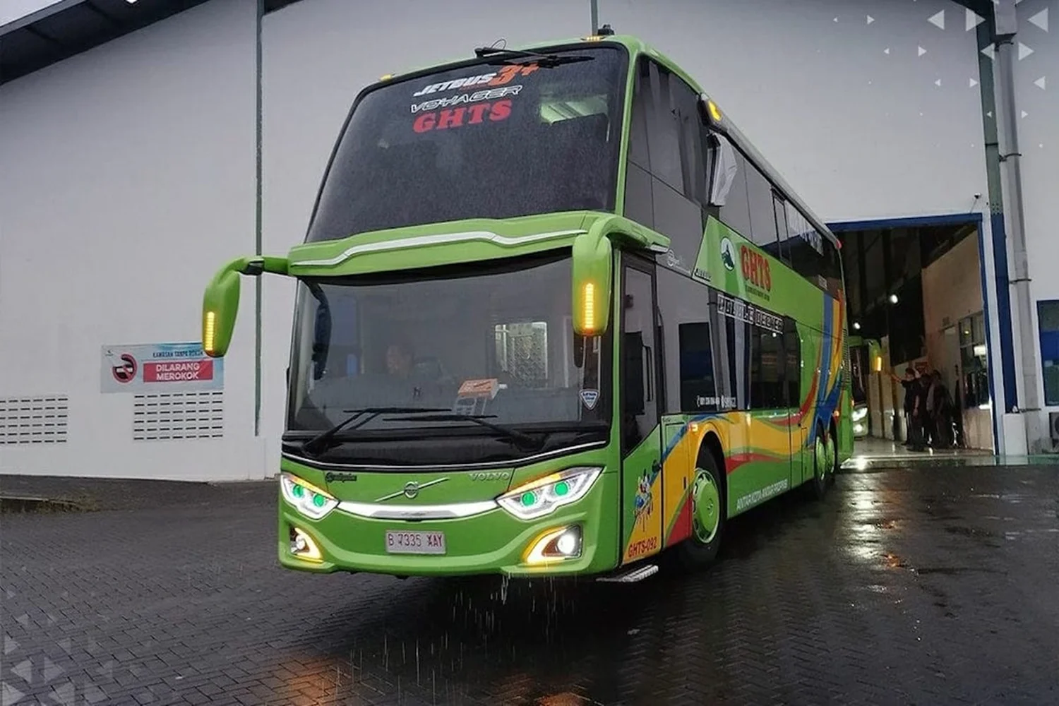 Bus baru PO Gunung Harta.