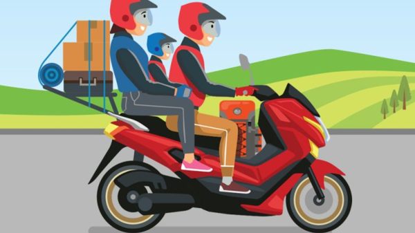 Ilustrasi mudik dengan sepeda motor.