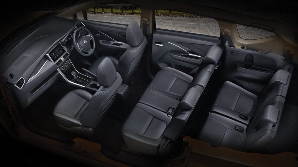 Interior Nissan Livina VL 2019.
