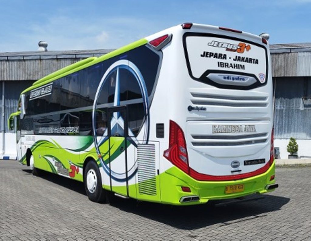 Tampilan belakang sleeper bus terbaru PO Kalingga Jaya. 