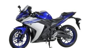 Yamaha R25 seri pertama