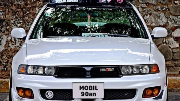 Mobil Bekas Tahun 90an