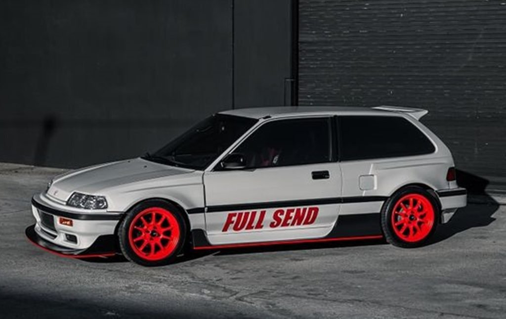 Modifikasi Honda Civic generasi ke-4.