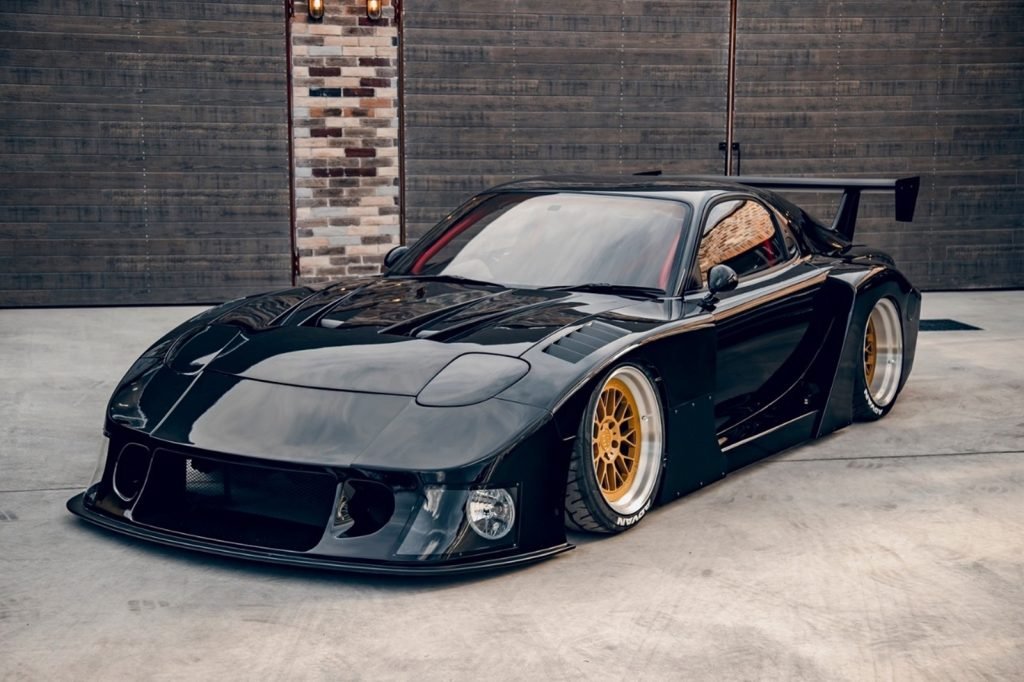 Modifikasi Mazda RX-7 generasi ke-3. 