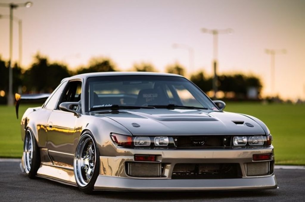 Modifikasi Nissan 240SX generasi S13. 