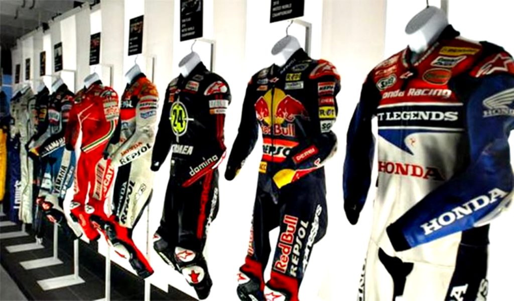 Pakaian balap atau wearpack MotoGP. 