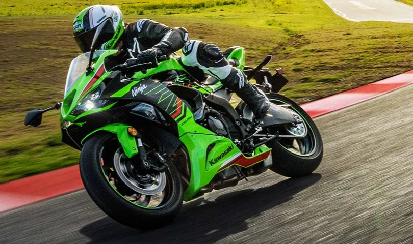 Kawasaki Ninja ZX-6R 2024.