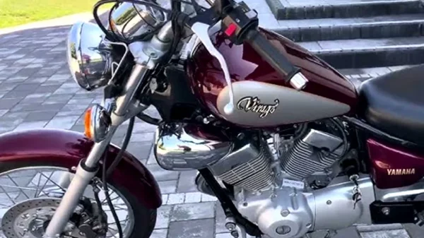 Tampilan Yamaha Virago bertipe cruiser.