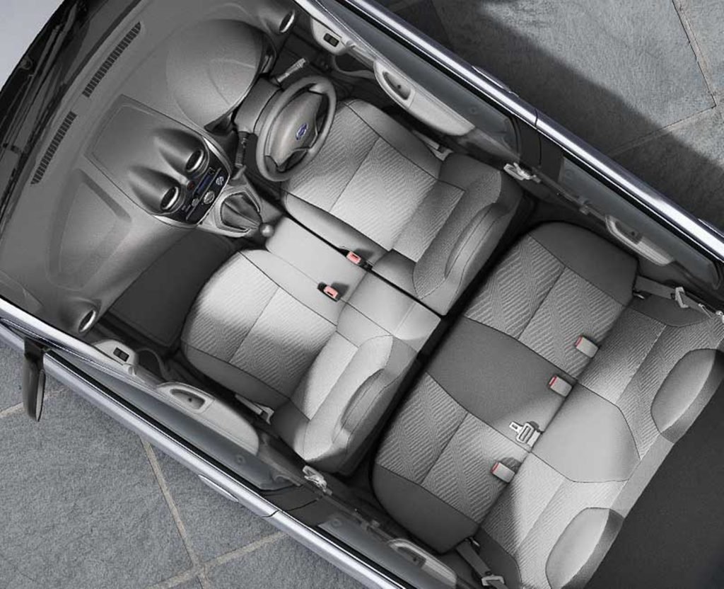 Interior Datsun Go.