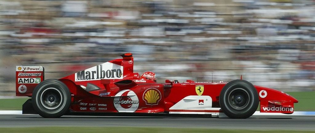 Aksi Michael Schumacher di lintasan F1. 