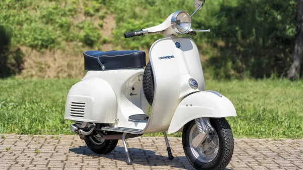 Vespa Sprint Veloce 150.