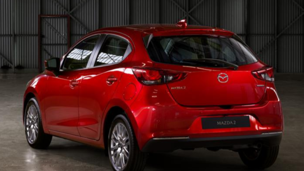 Bagian belakang Mazda2.