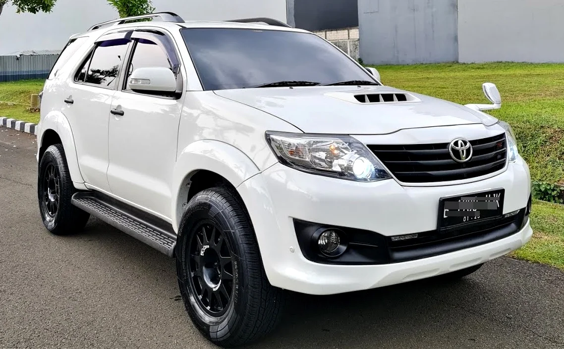 Toyota Fortuner VNT.