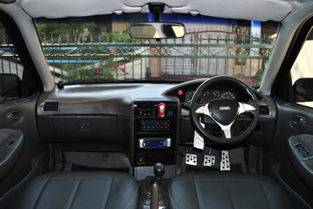 Interior mobil Timor. 