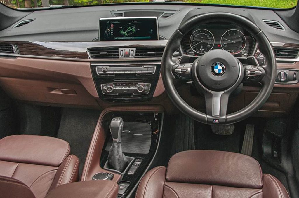 Dasbor BMW X1 2018. 