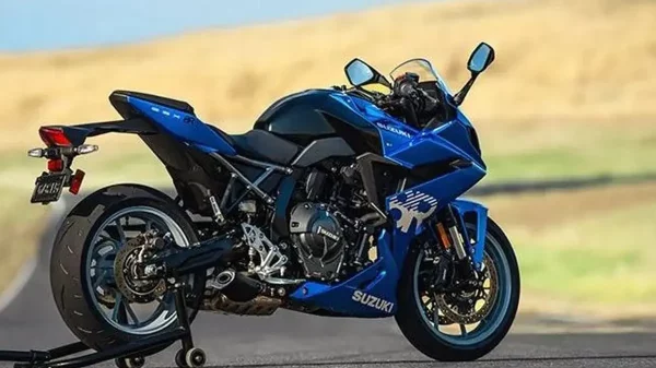 Suzuki GSX-8R_1a