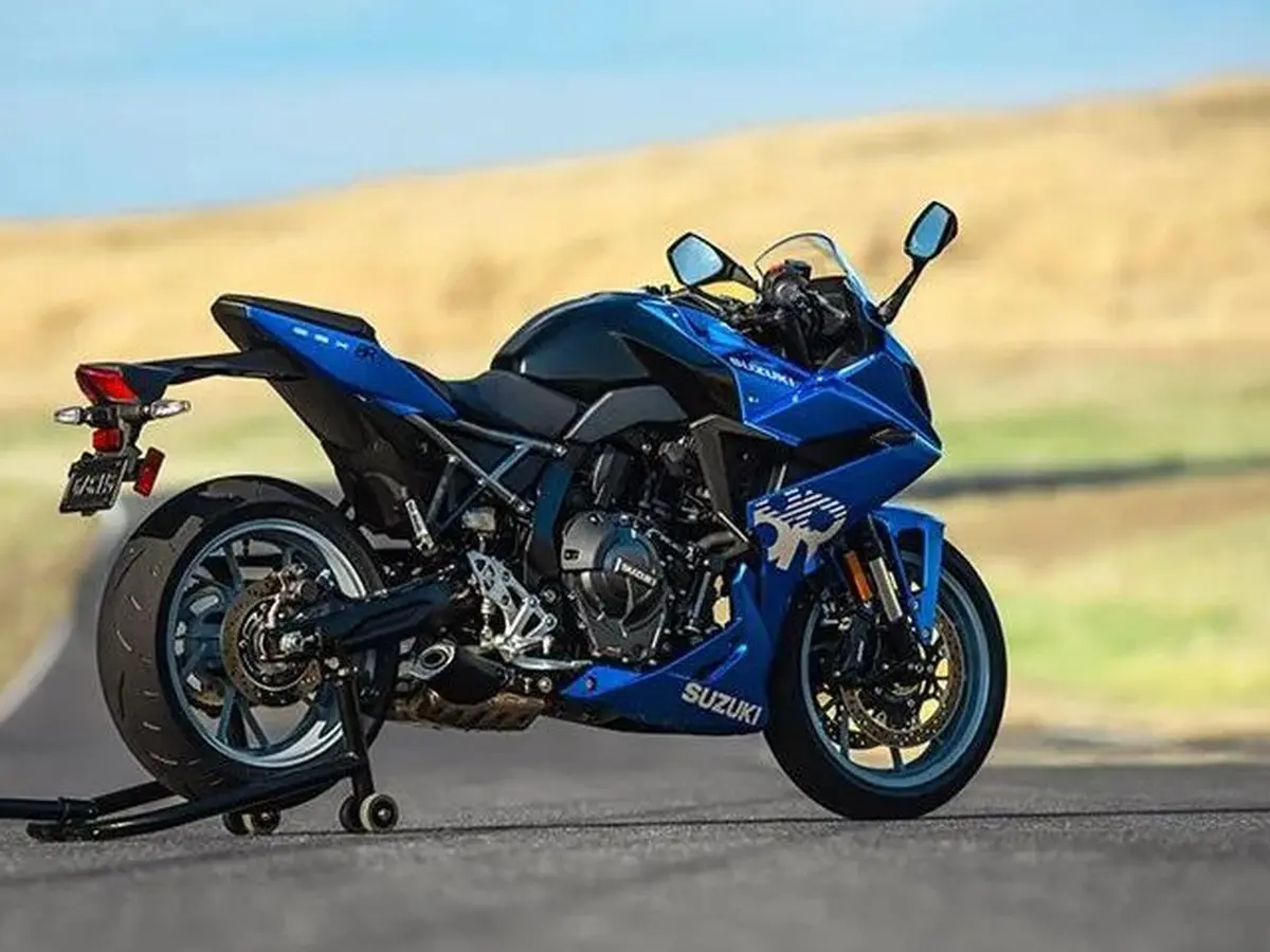 Suzuki GSX-8R_1a