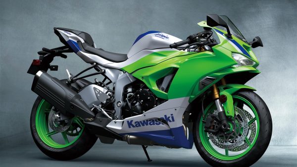 Kawasaki Ninja 40th Anniversary Edition_1a