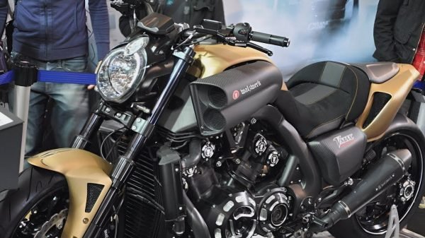 Yamaha VMAX 2024_1a