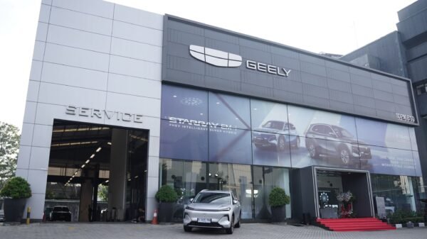 Dua diler baru Geely diresmikan