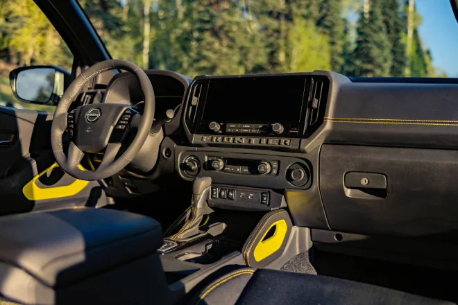 Kabin Nissan Frontier Sport Edition