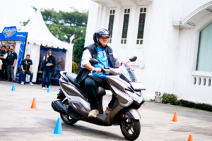 300 pengguna skutik Burgman Street 125EX dari tiga wilayah keberangkatan