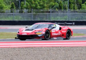 Sean Gelael mengendarai Ferrari 296 GT3 Evo pada sesi practice