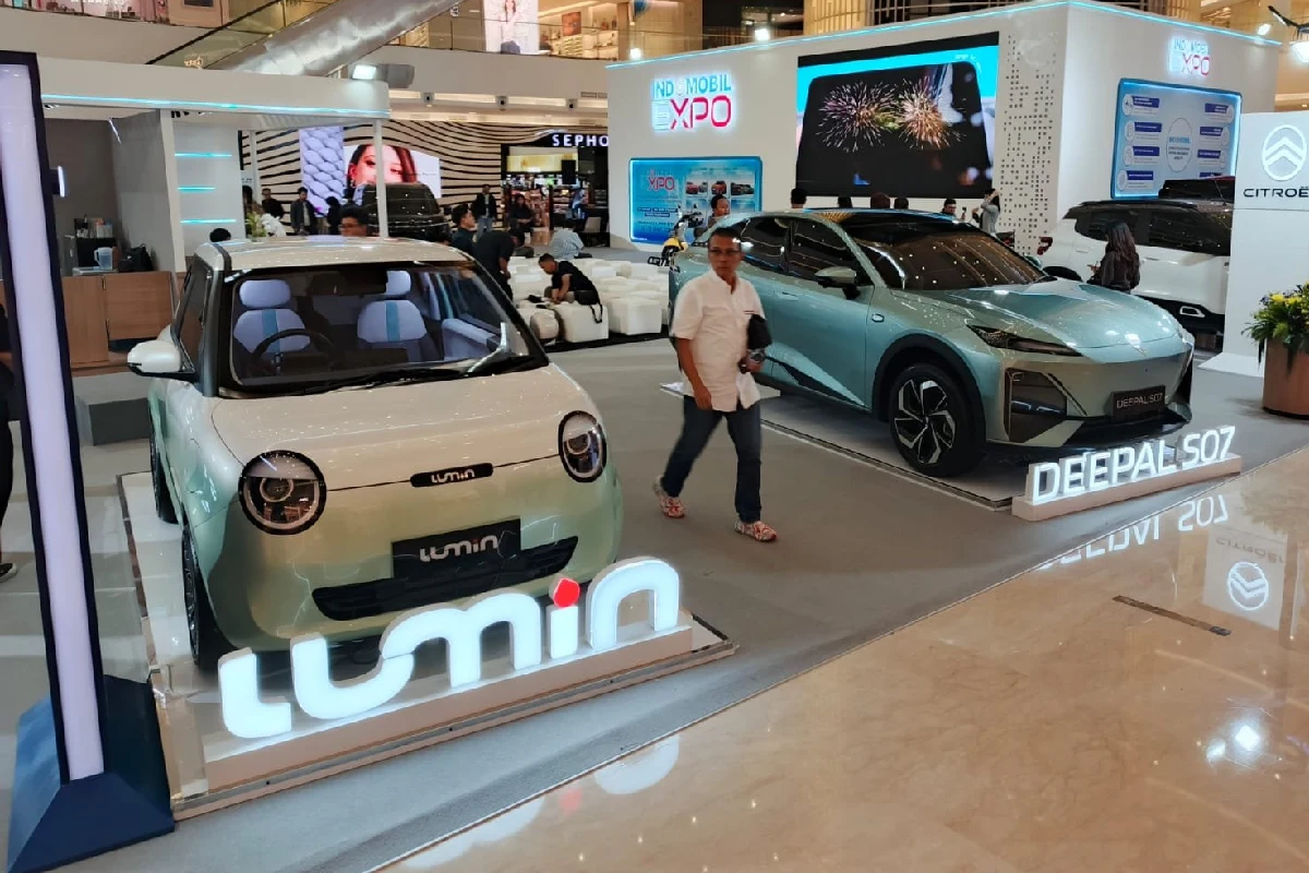 mobil listrik di indomobil expo