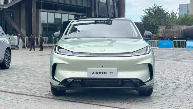 Tampak depan Arcfox T1