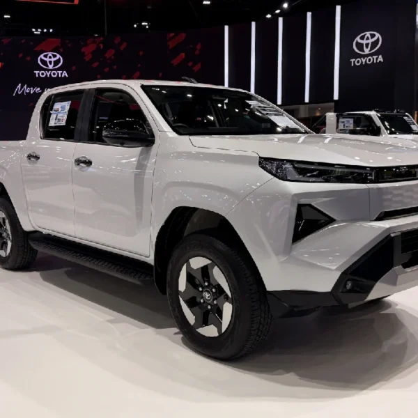 Toyota Hilux BEV juga dipasarkan dengan nama Hilux Travo-e