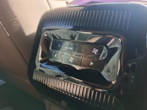 Pengaturan blower AC di baris kedua sudah digital