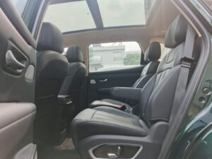 Saat ini DFSK E5 Plus hanya tersedia dalam opsi kabin hitam 