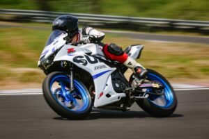 Aksi Pembalap dan Semangat Kompetisi di Sirkuit Suzuki Fun Race
