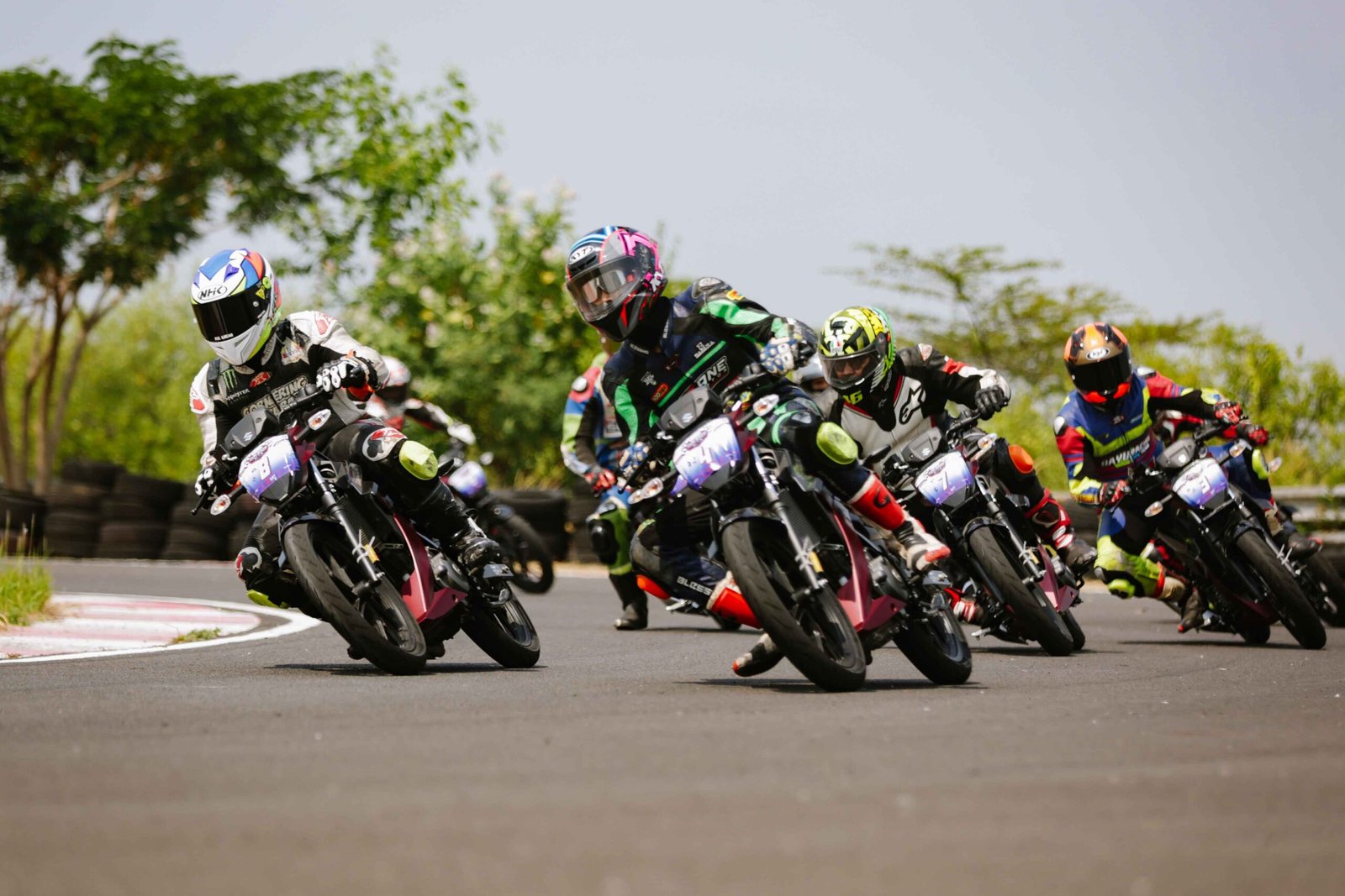 Aksi Pembalap dan Semangat Kompetisi di Sirkuit Suzuki Fun Race