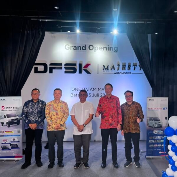 Seremoni peresmian dealer baru DFSK Batam