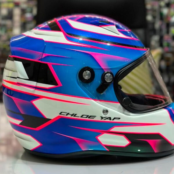 Tren livery airbrush untuk helm balap Go Kart