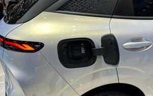 Kemampuan isi daya 130 kW DC Fast Charging
