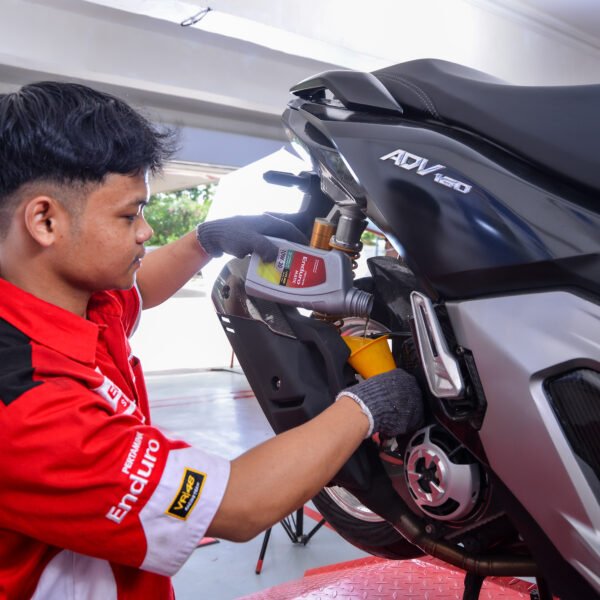 Resiko mengintai saat menunda ganti oli