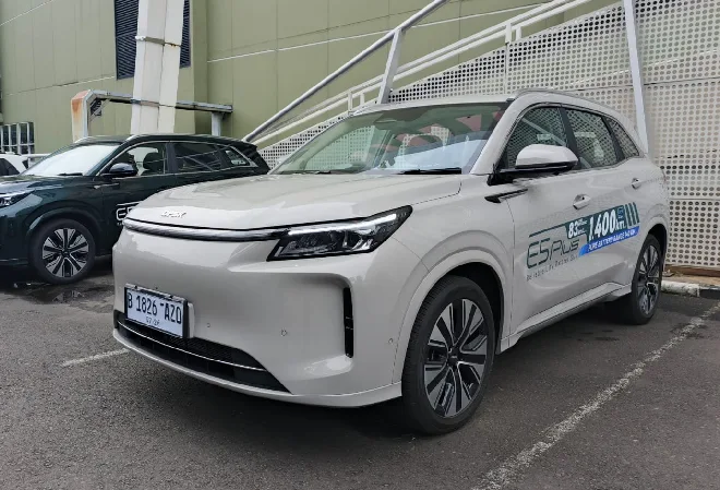 Mobil PHEV - DFSK E5 Plus