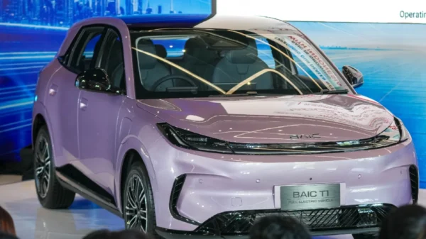 Peluncuran perdana Baic T1
