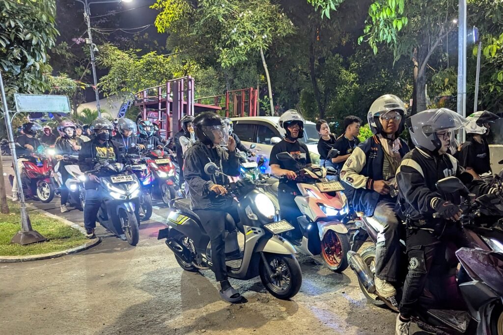 Honda Vario Club (HVC) Jakarta, Honda Vario Jakarta Raya (HVJR), Vario 160 Community (V160) Jakarta Chapter, Vario 160 Riders Indonesia (VIORI) Jakarta Chapter, VIORI Tangerang Chapter, VIORI Bekasi Chapter, Vario Propernisty Tangerang, Vario Handsome Tangerang, serta Experience Vario Jakarta (EVJ).
