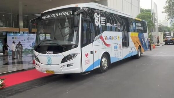 SUCOFINDO Dukung Penuh Operasionalisasi Bus H2 DDF menggandeng Perum DAMRI